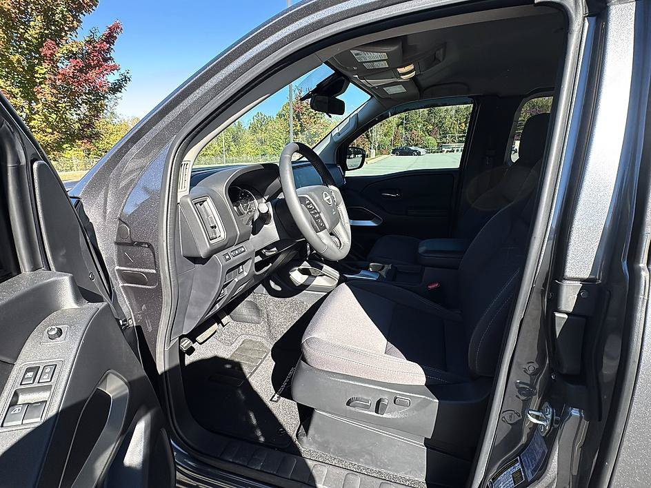 Certified 2025 Nissan Frontier SV w/ SV Convenience Package AWD/4WD image 13
