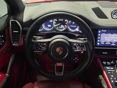 Used 2023 Porsche Cayenne Turbo S image 24