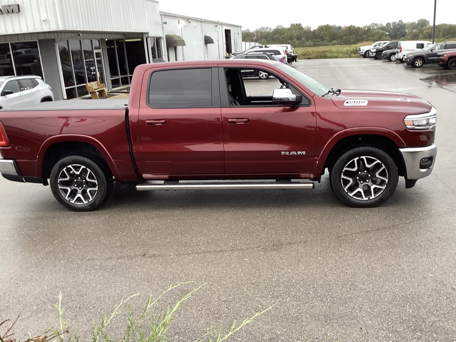 Used 2025 RAM 1500 Laramie AWD/4WD image 4