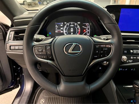 Certified 2025 Lexus ES 350 w/ Premium Package FWD image 11