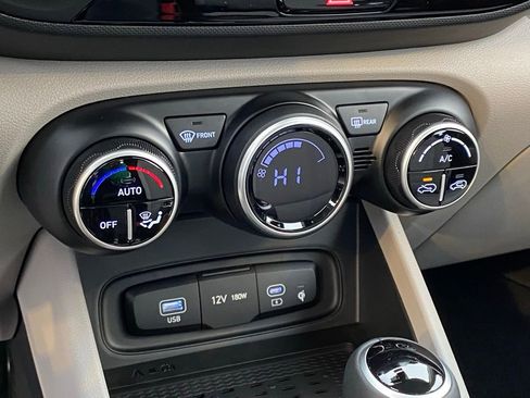 New 2026 Hyundai Venue SEL image 18