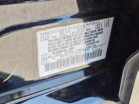 Used 2025 Nissan Sentra SV FWD image 36