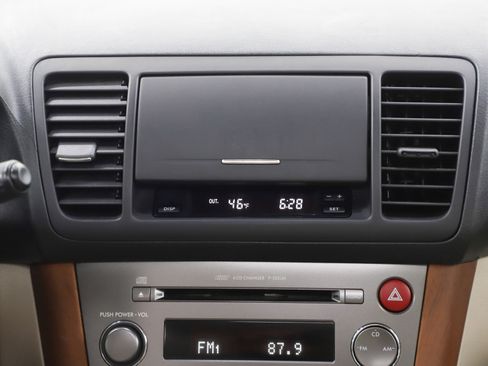 Used 2006 Subaru Outback 2.5i Limited w/ Popular Equipment Group 2B image 17