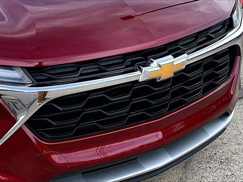 Used 2024 Chevrolet Trax LT w/ Sunroof Package image 31