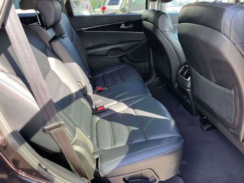 Used 2016 Kia Sorento EX image 9