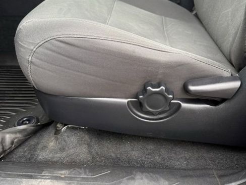 Used 2018 Toyota Tacoma SR5 image 17