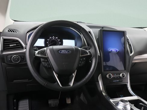 Used 2024 Ford Edge Titanium AWD/4WD image 9