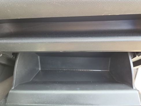 Used 2021 Toyota RAV4 XLE FWD image 19