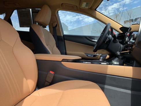 Used 2025 Lexus NX 250 FWD w/ Towing Package (2000 Lbs) image 35