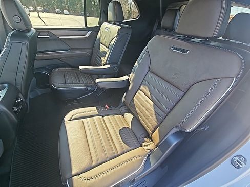 New 2026 GMC Acadia Denali Ultimate image 15