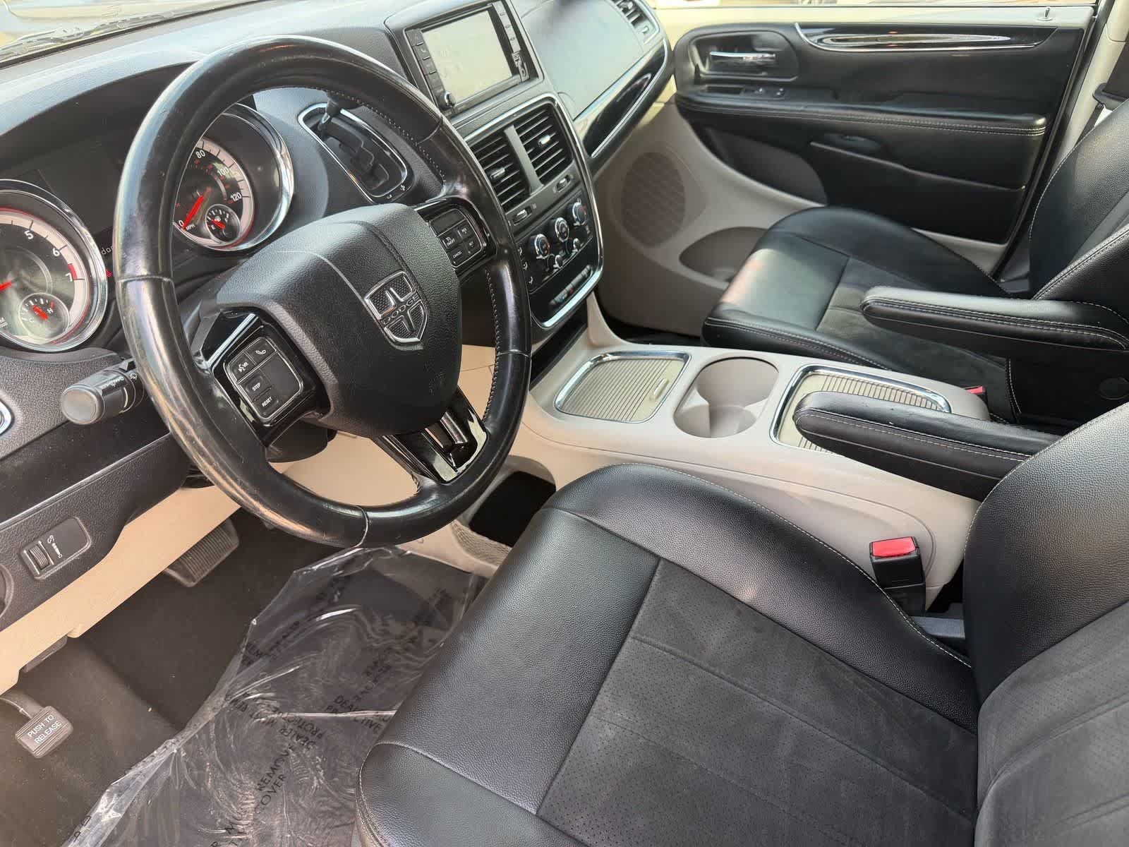 Used 2019 Dodge Grand Caravan SXT FWD image 11