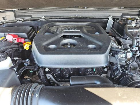 Used 2023 Jeep Wrangler Unlimited Sahara AWD/4WD image 15