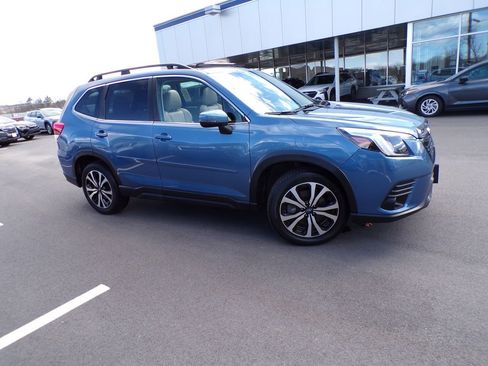 Used 2023 Subaru Forester Limited image 7