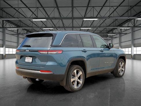 New 2026 Jeep Grand Cherokee Limited w/ MOPAR Finishing Package RWD image 4