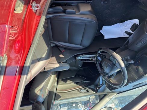 Certified 2025 Chevrolet Trax RS w/ Sunroof Package image 7