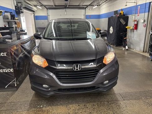 Used 2018 Honda HR-V EX image 1