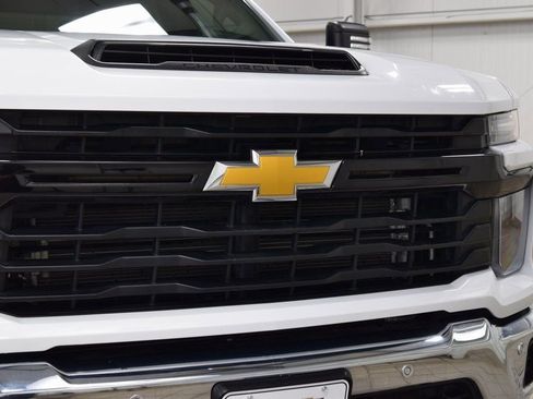 Used 2025 Chevrolet Silverado 3500 W/T w/ WT/CX Safety Package image 5
