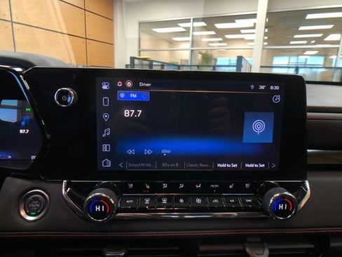 Used 2025 Chevrolet Colorado Z71 w/ Technology Package image 15