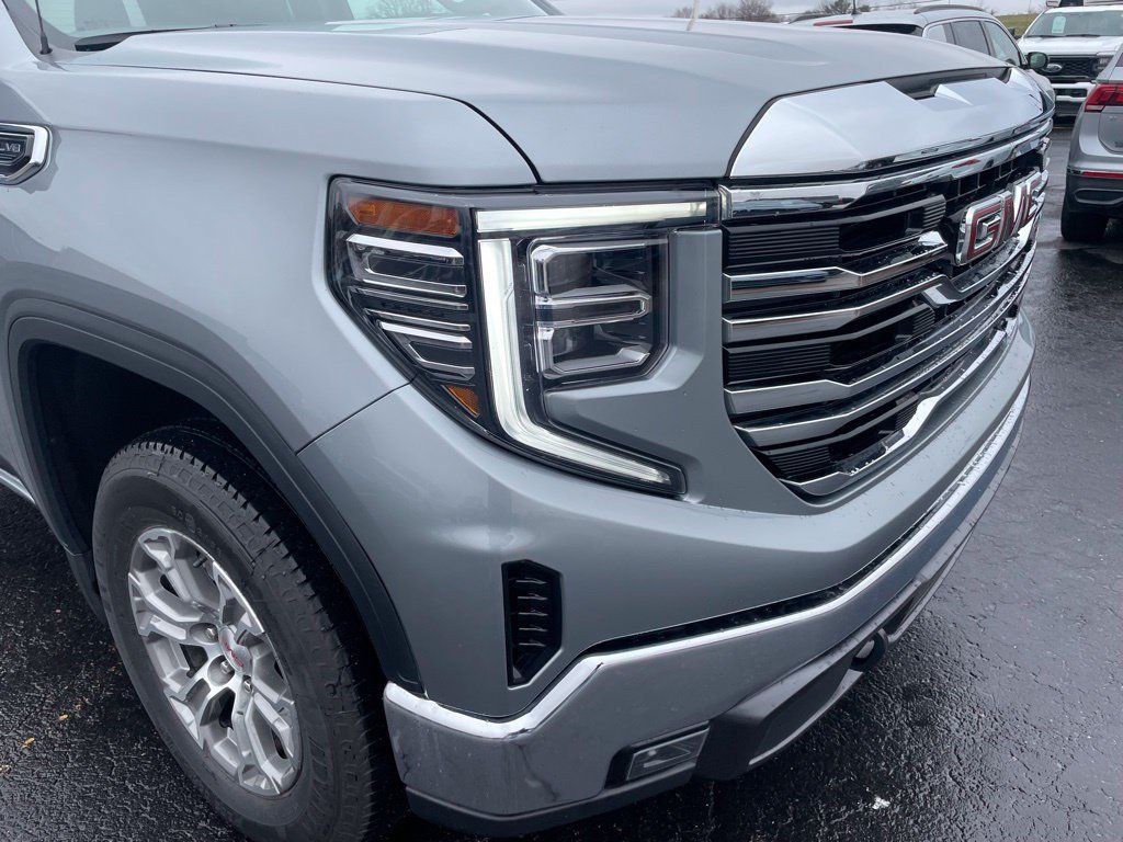 Used 2025 GMC Sierra 1500 SLT AWD/4WD image 29