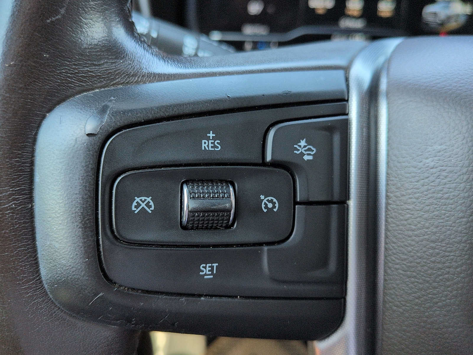 Used 2023 GMC Yukon XL SLT AWD/4WD image 17
