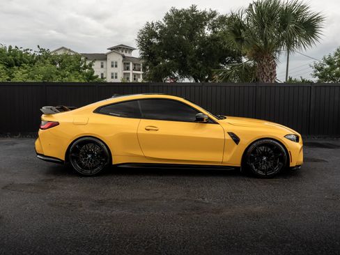 Used 2022 BMW M4 xDrive Competition w/ M Carbon Exterior Package AWD/4WD image 2