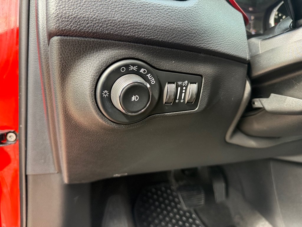 Used 2017 Jeep Compass Trailhawk w/ Leather Interior Group AWD/4WD image 19