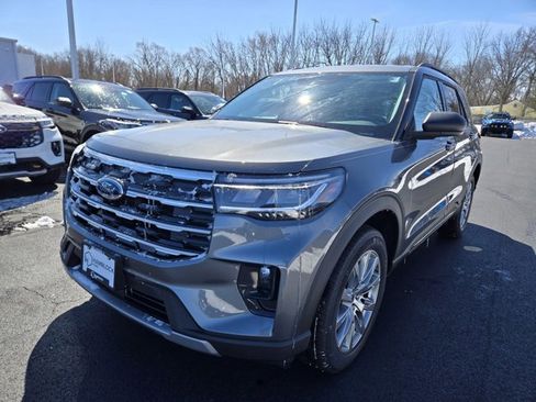 New 2026 Ford Explorer Active w/ Active Comfort Package image 3