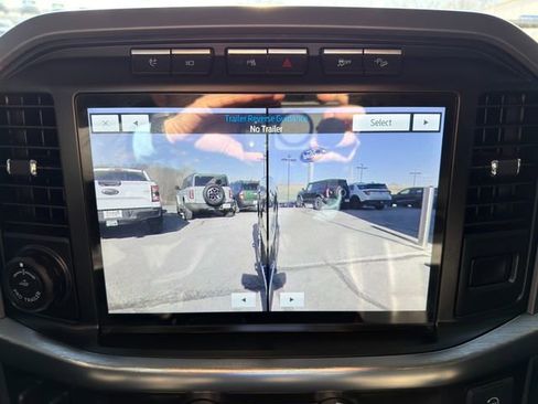 Used 2021 Ford F150 Lariat w/ Max Trailer Tow Package image 27