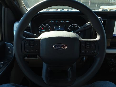 Used 2025 Ford F350 XLT image 16