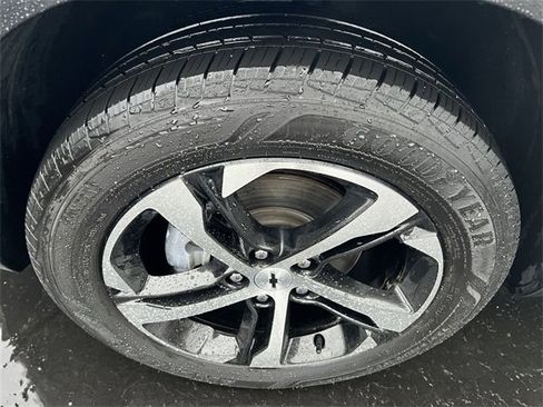 Certified 2024 Chevrolet Trax RS w/ Driver Confidence Package image 16