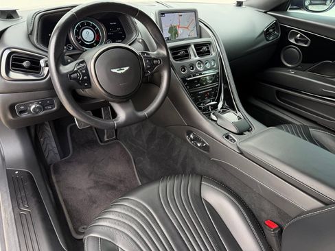 Used 2021 Aston Martin DB11 Coupe image 3