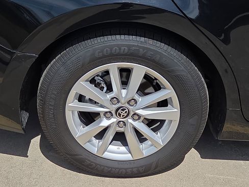 Used 2026 Toyota Camry LE image 5