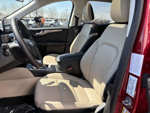 Used 2022 Ford Escape Titanium w/ Class II Trailer Tow Package image 16