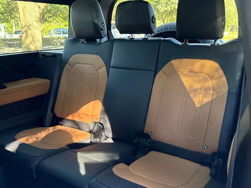 Used 2023 Land Rover Defender 130 X image 11