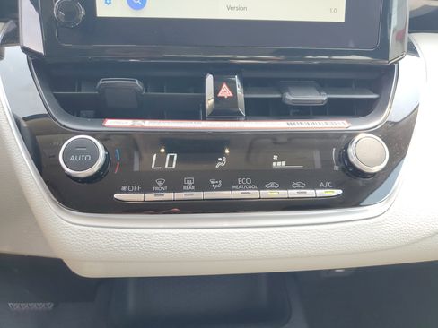 Used 2025 Toyota Corolla LE FWD image 20