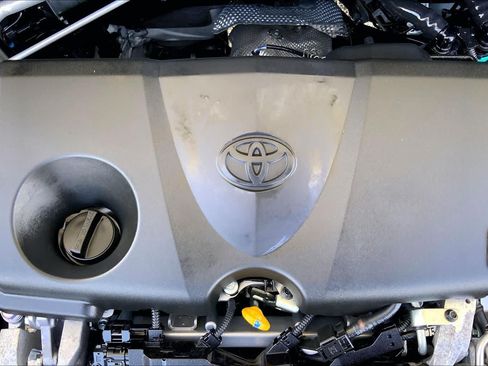 Used 2019 Toyota RAV4 Limited FWD image 32