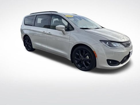 Used 2020 Chrysler Pacifica Touring-L Plus image 7