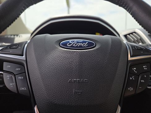 Used 2018 Ford Edge SEL w/ Equipment Group 201A FWD image 19