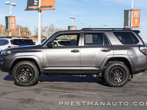 Used 2021 Toyota 4Runner Venture w/ Moonroof Package image 15