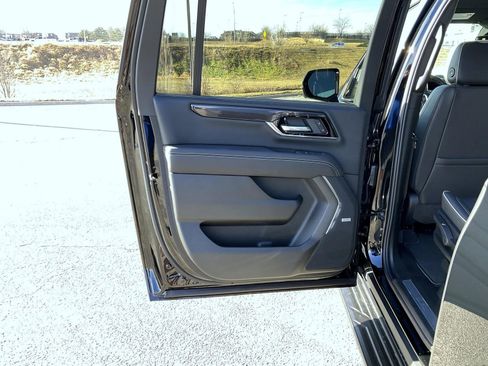 New 2026 GMC Yukon XL Elevation image 21