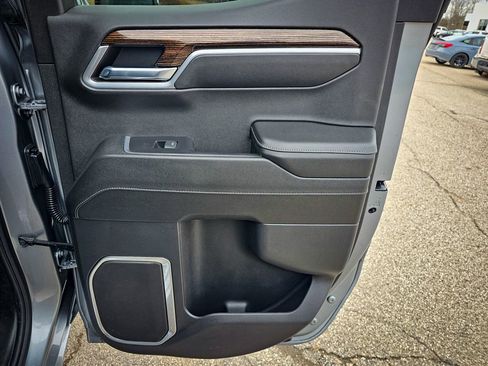 Certified 2024 GMC Sierra 1500 SLE w/ Preferred Package image 35