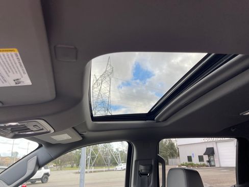 New 2026 GMC Sierra 1500 SLT w/ SLT Premium Package image 12