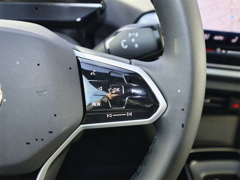 New 2025 Volkswagen ID.4 Pro image 23