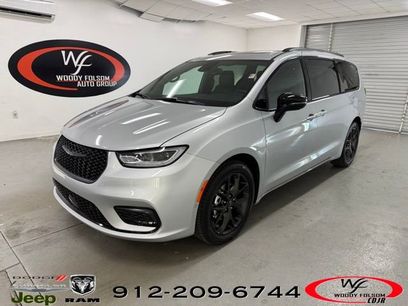 New 2026 Chrysler Pacifica Limited