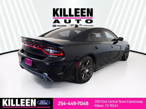 Used 2017 Dodge Charger R/T Scat Pack RWD image 9