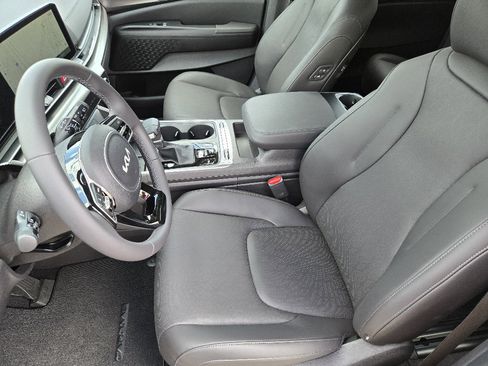 New 2026 Kia Carnival SX image 9