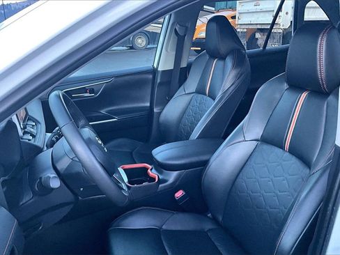 Used 2024 Toyota RAV4 Adventure image 25