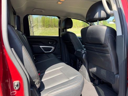 Used 2017 Nissan Titan SL AWD/4WD image 10