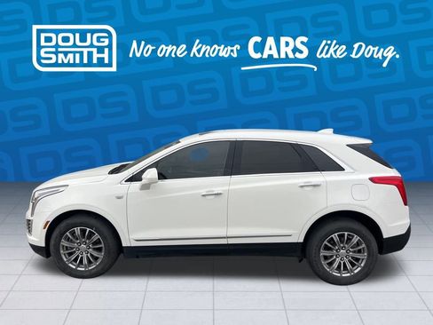 Used 2018 Cadillac XT5 Luxury w/ Driver Awareness Package image 3