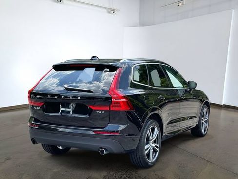 Used 2019 Volvo XC60 T6 Momentum w/ Multimedia Package AWD/4WD image 4